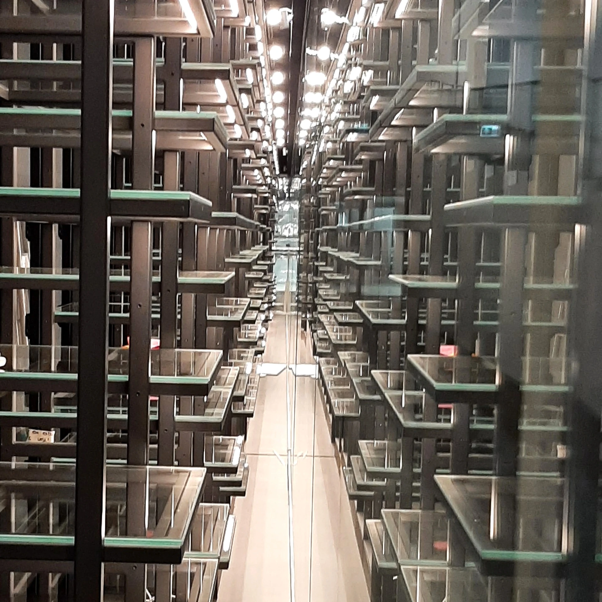 Storage (30x30, Keret + Paszpartúra)